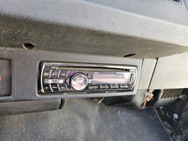 1995-jeep-wrangler-image-24