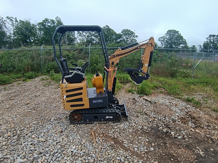 #24705-•-2025-agt-mx12rx-mini-escavator-image-1