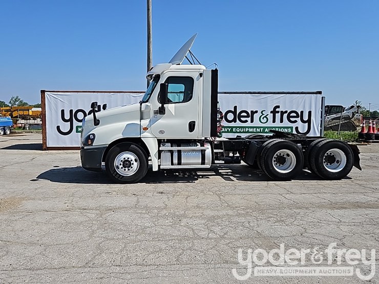 2019-freightliner-cascadia-125-image-1