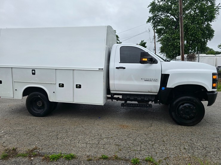 2021-chevrolet-silverado-6500hd-image-20