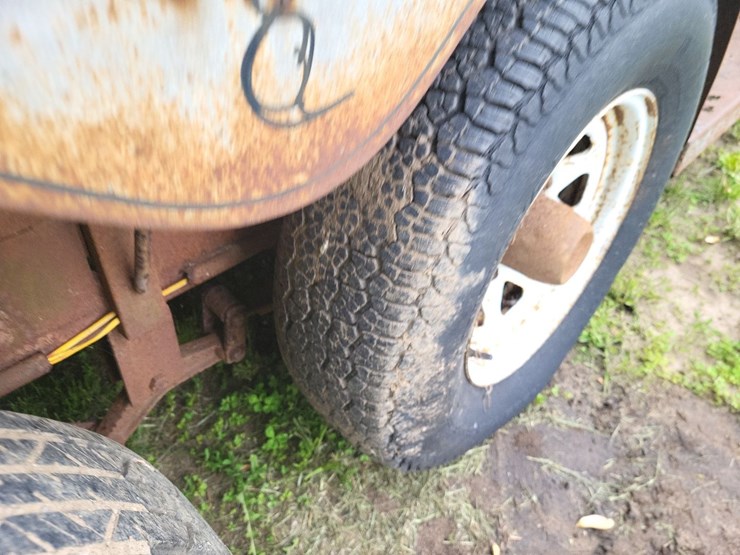 1990-s&h-tandem-axle-bumper-livestock-trailer-image-21