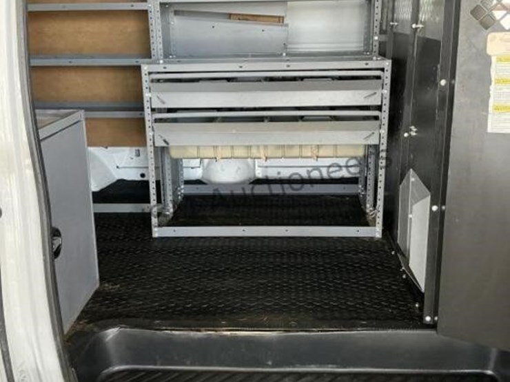 2012-ford-cargo-image-10