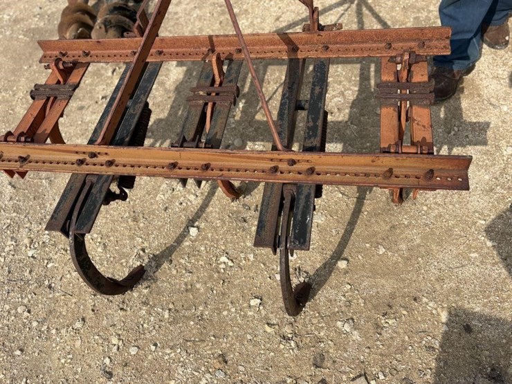 l3---5'-chisel-plow-image-2