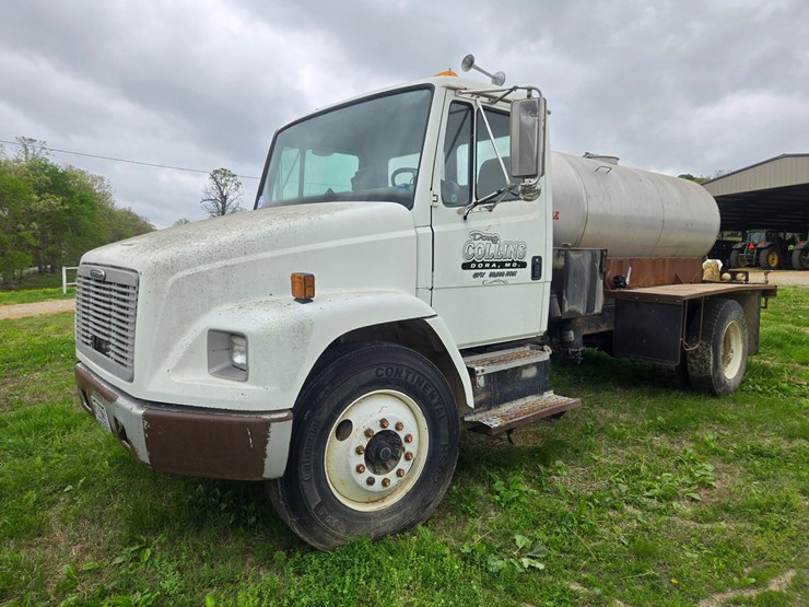 1999-freightliner-fl70-image-3