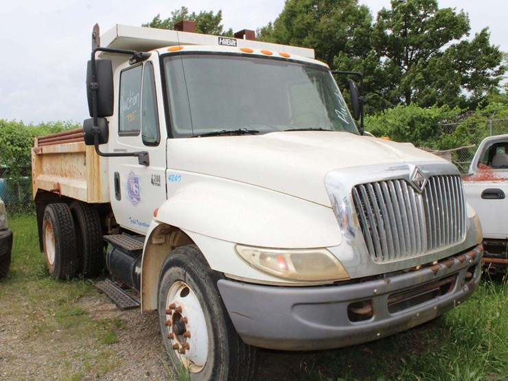 2006-international-durastar-4200-image-2