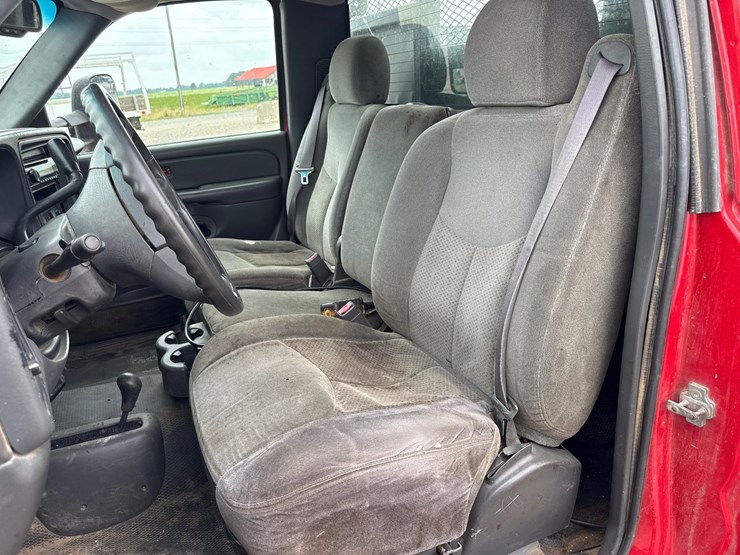 2004-chevrolet-silverado-3500-image-41