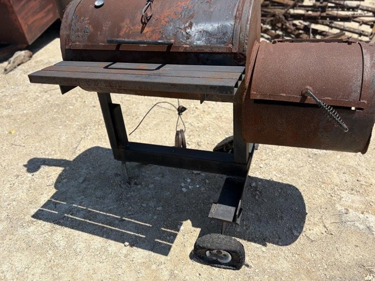 l3---bbq-pit/smoker-image-6
