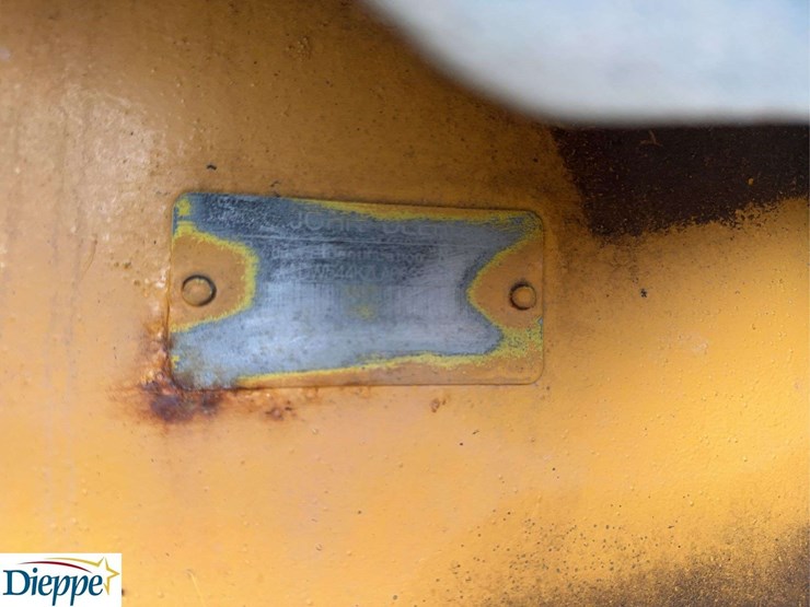 2011-deere-544k-image-30