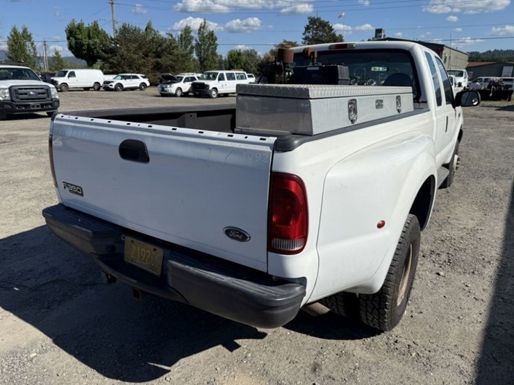 2001-ford-f350-image-4