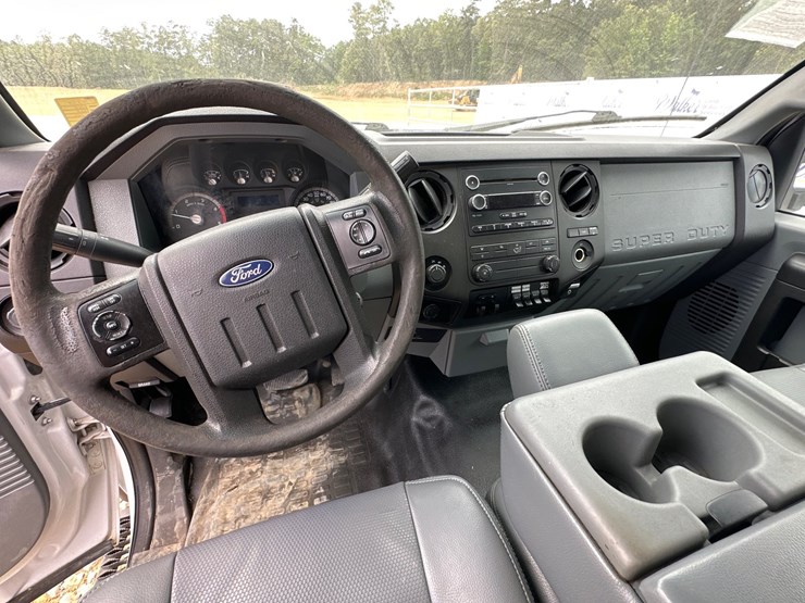 2015-ford-f550-image-14