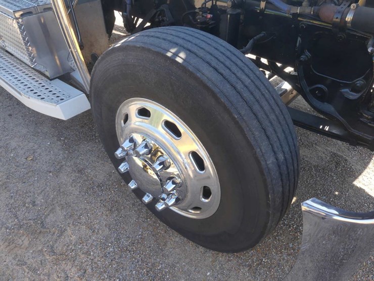 2014-freightliner-coronado-132-image-13