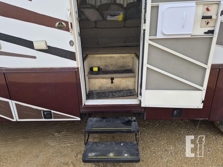 2004-lamar-motor-home-10242-image-11