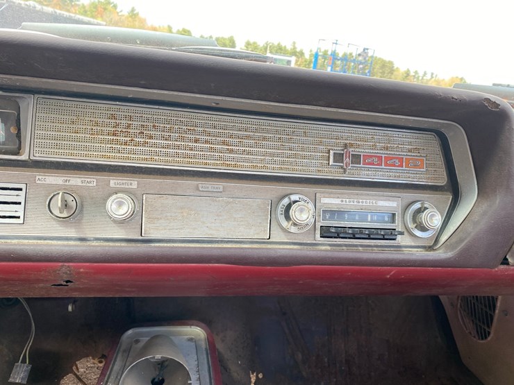 #121-•-1965-oldsmobile-442-(no-title)-(nitke-yard-mosinee,-wi)-image-40