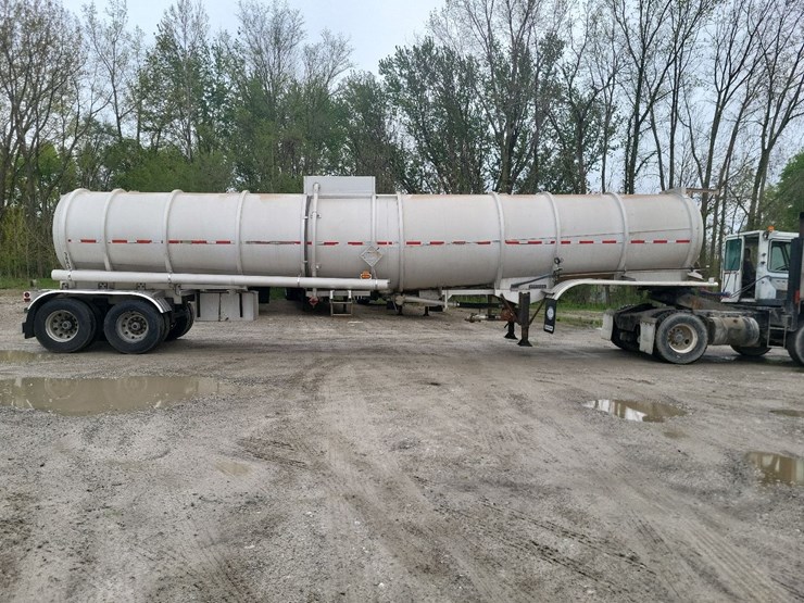 2012-brenner-8820-gallon-aluminum-tandem-axle-semi-tanker-trailer-image-6