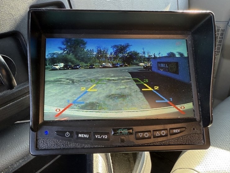 2014-ford-cargo-image-32