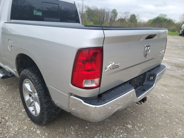 2014-dodge-1500-image-37