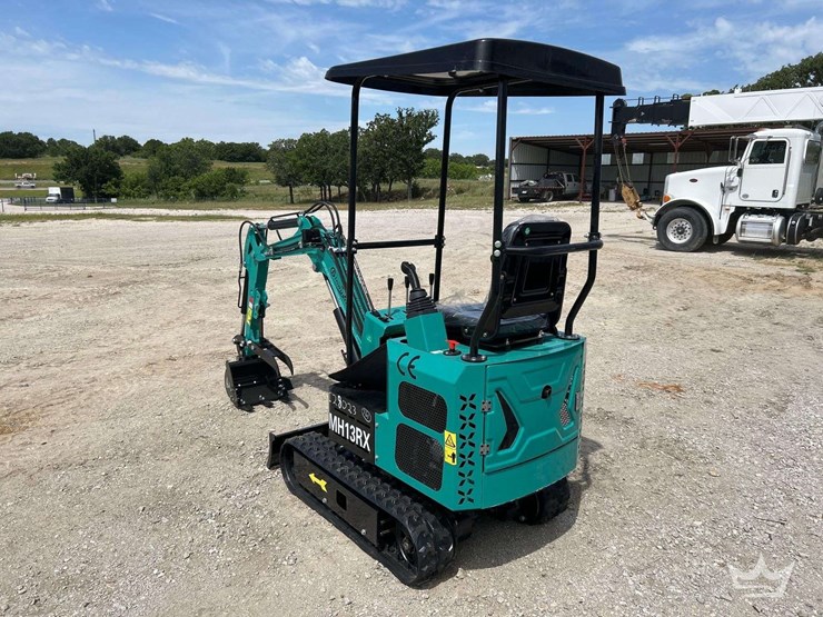 mini-excavator-image-2
