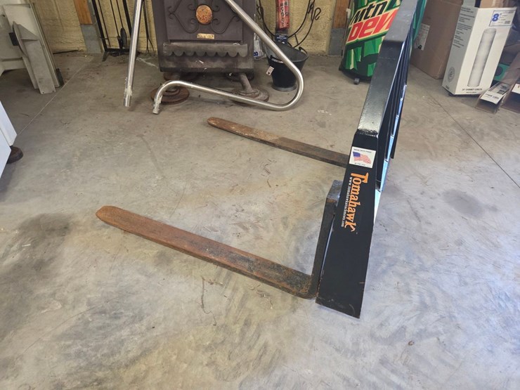 42"-tomahawk-pallet-forks-image-10