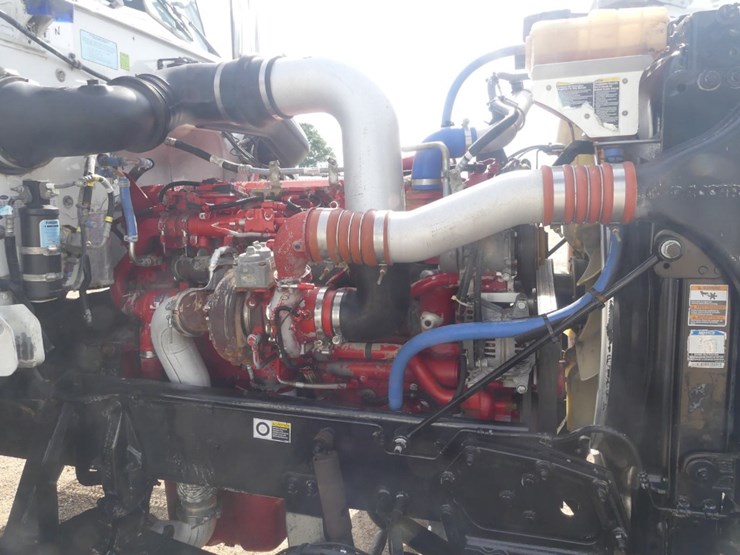 2018-peterbilt-389-image-12