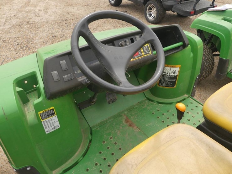 2024-john-deere-gator-image-8