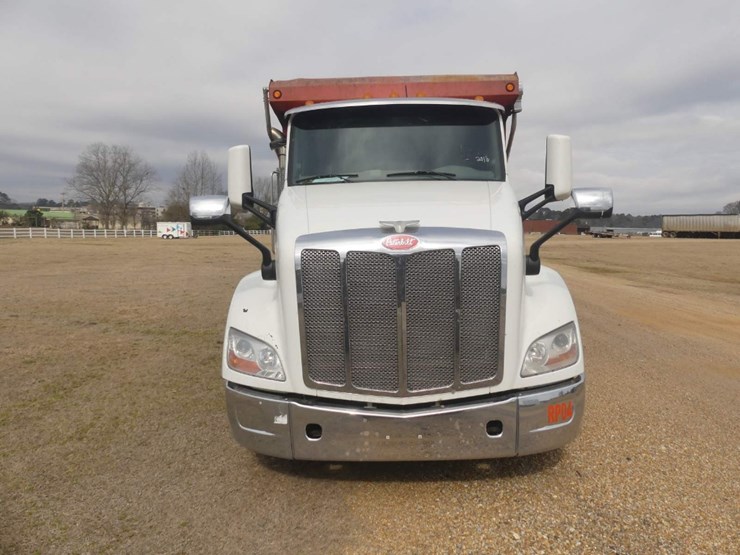 2016-peterbilt-579-image-3