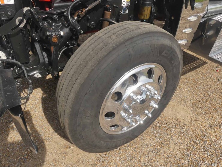 2018-peterbilt-389-image-14