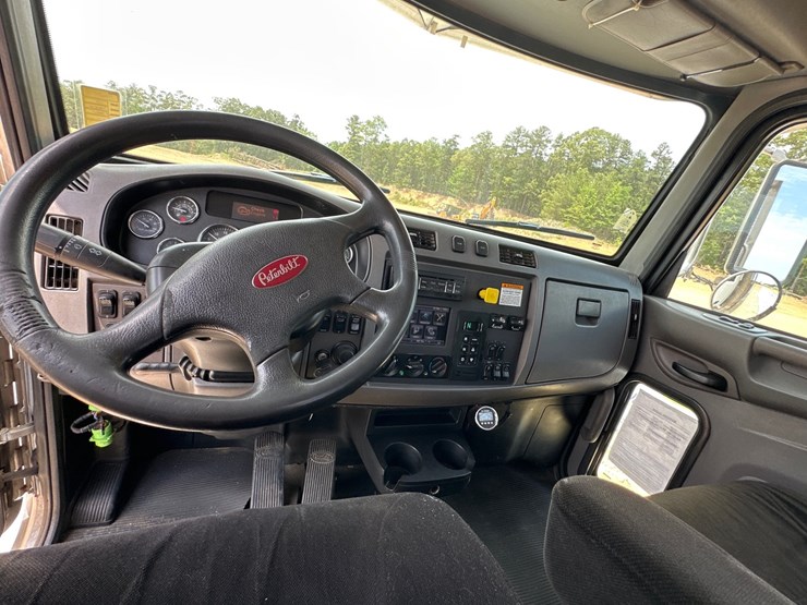 2016-peterbilt-382-image-8