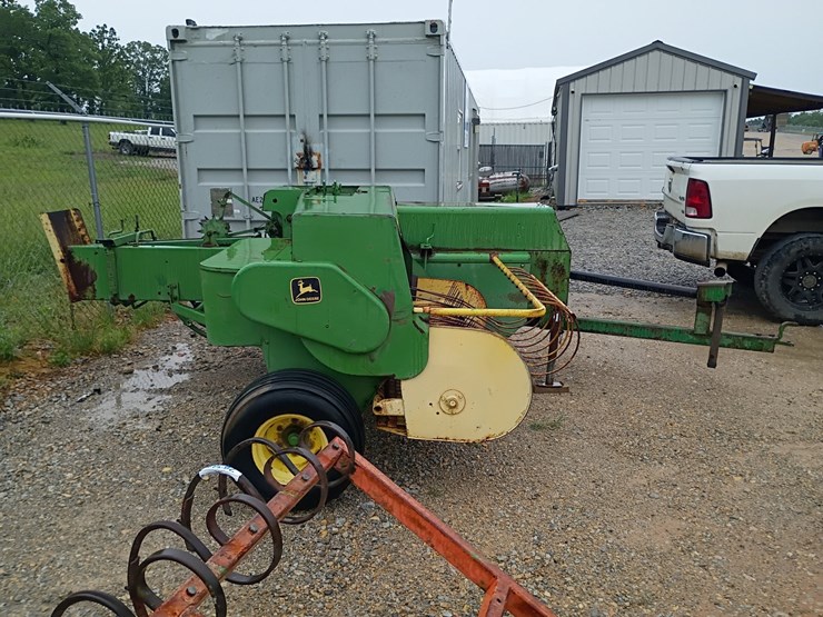 john-deere-336-image-6