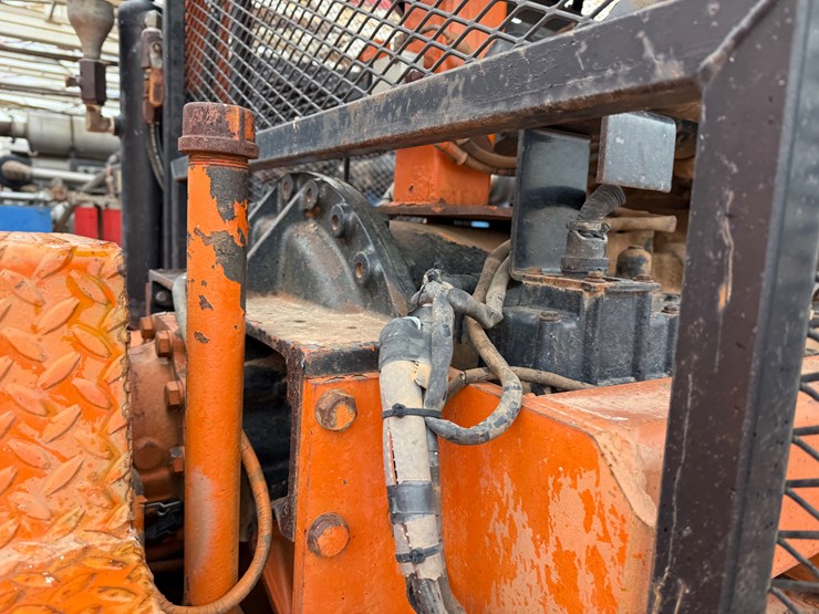 2006-taylor-c500-dd-104'-250k-5-axle-well-service-workover-rig-image-7