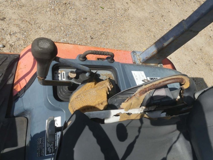 kubota-r520s-image-13
