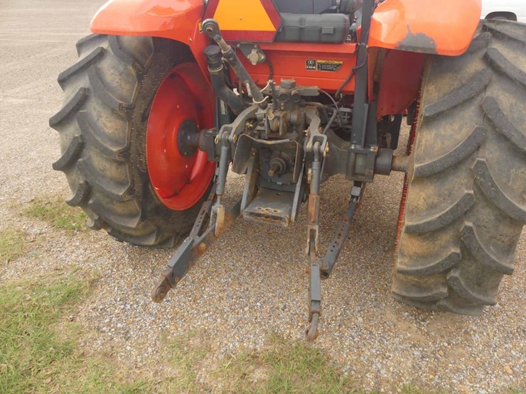 2023-kubota-m7060hd-image-4