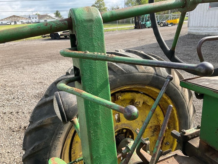 john-deere-b-image-32