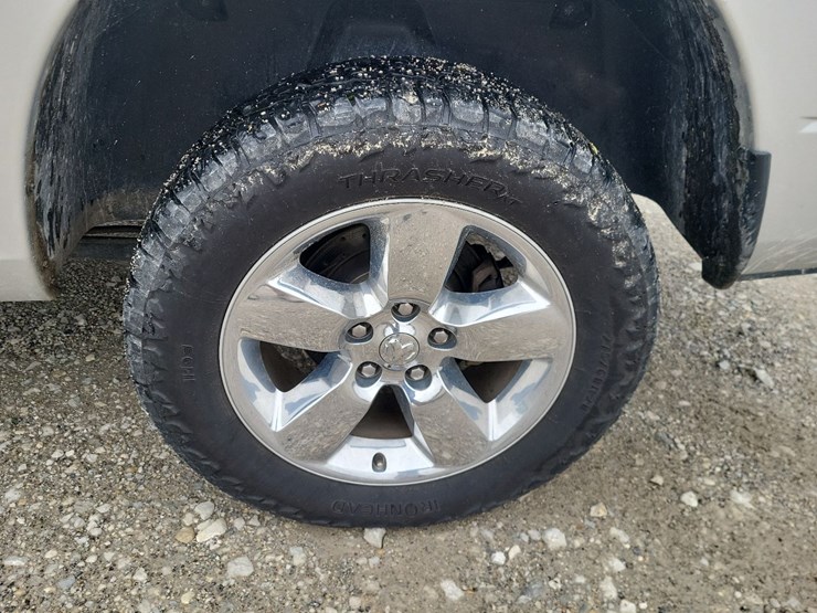 2014-dodge-1500-image-34