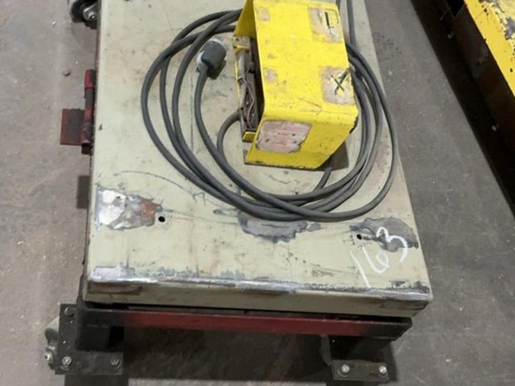#163-•-southworth-lift-table-image-4