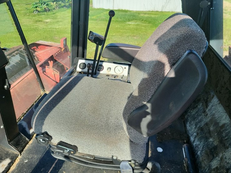 international-8840-swather-image-49