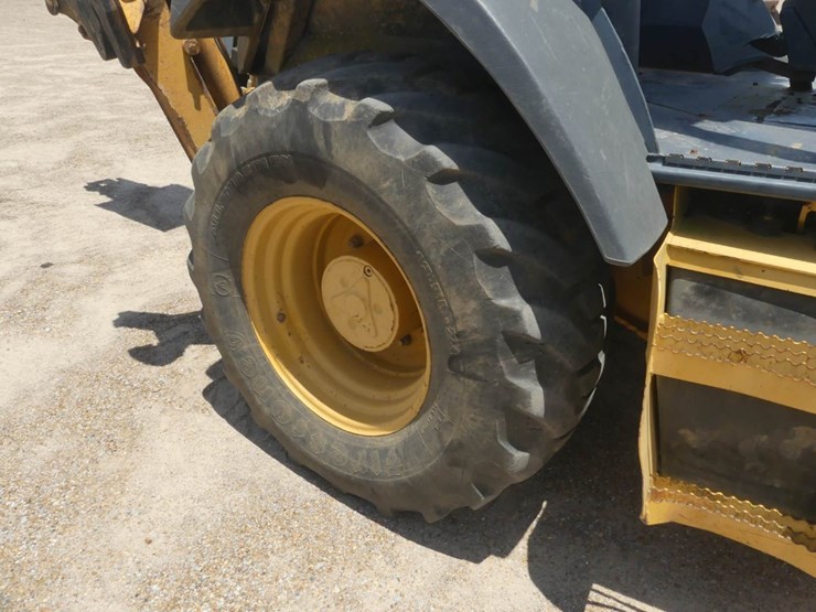 2013-deere-310k-image-12