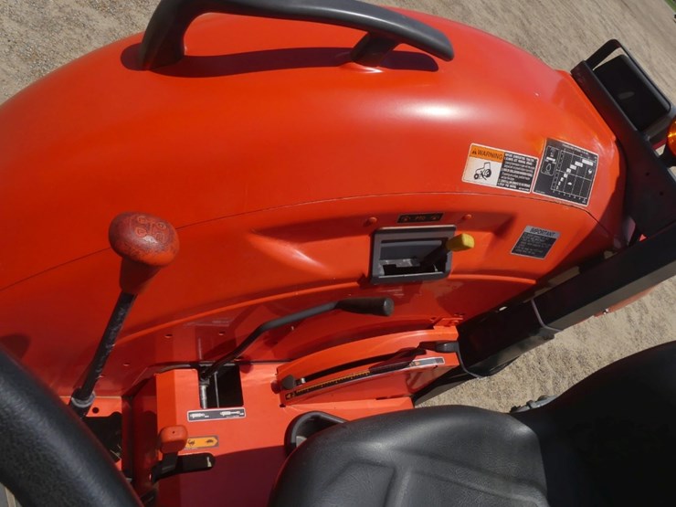 2020-kubota-m5660su-image-12