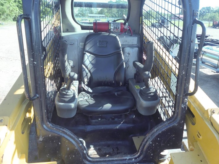 2016-caterpillar-259d-image-10