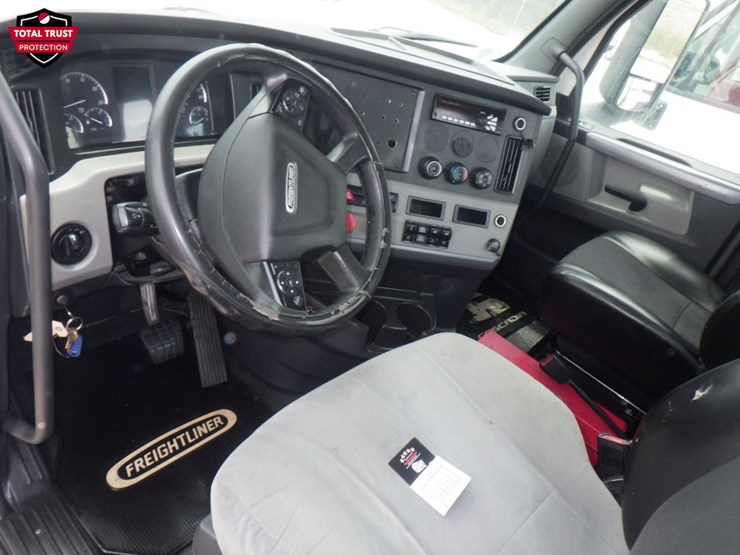2019-freightliner-cascadia-116-image-14