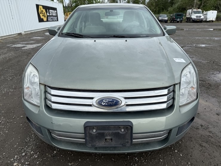 2009-ford-fusion-se-sedan-image-8