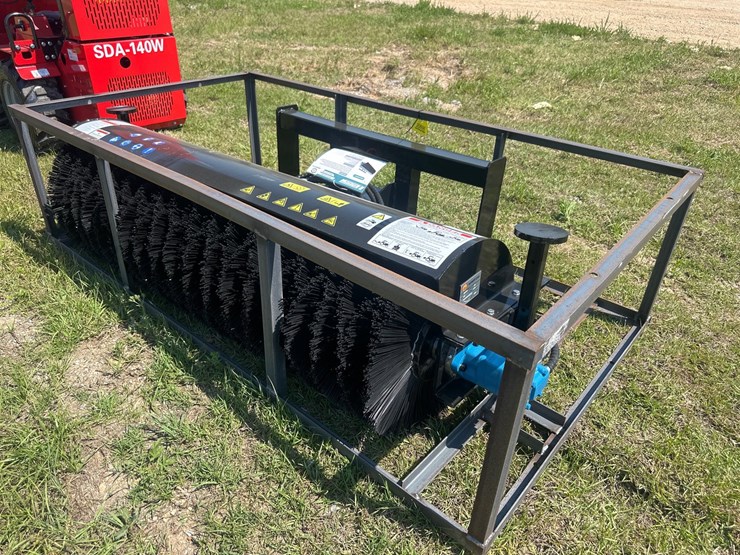 #20696-•-new-agt-skid-steer-rotary-angle-broom-image-3