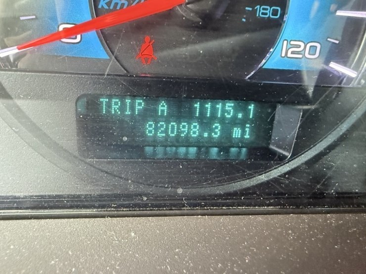 2010-ford-fusion-se-sedan-image-26