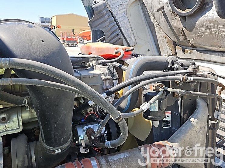 2019-freightliner-cascadia-125-image-43