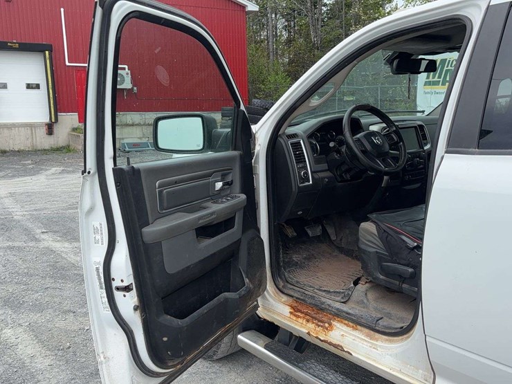 2013-dodge-2500-image-14