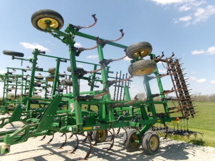 2003-john-deere-2210-image-12
