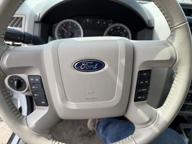 2012-ford-escape-hybrid-image-26