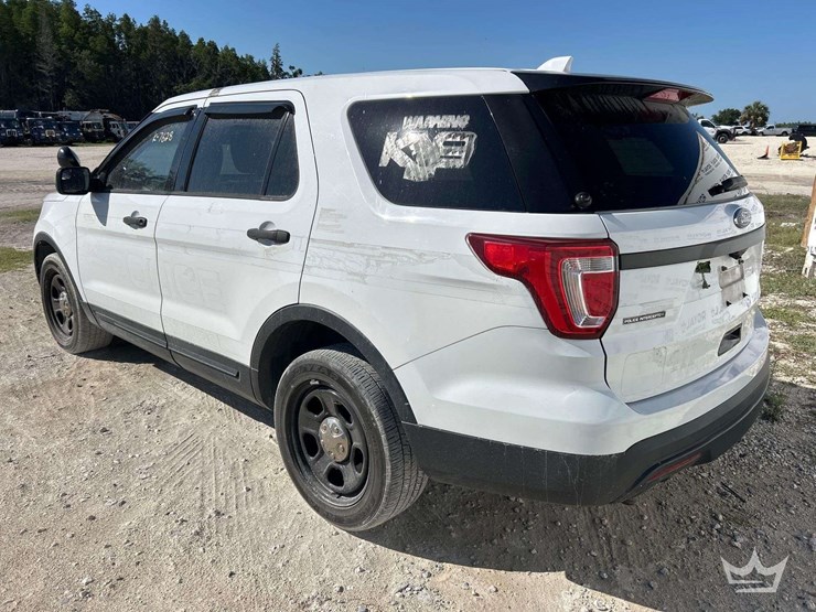 2017-ford-explorer-image-4