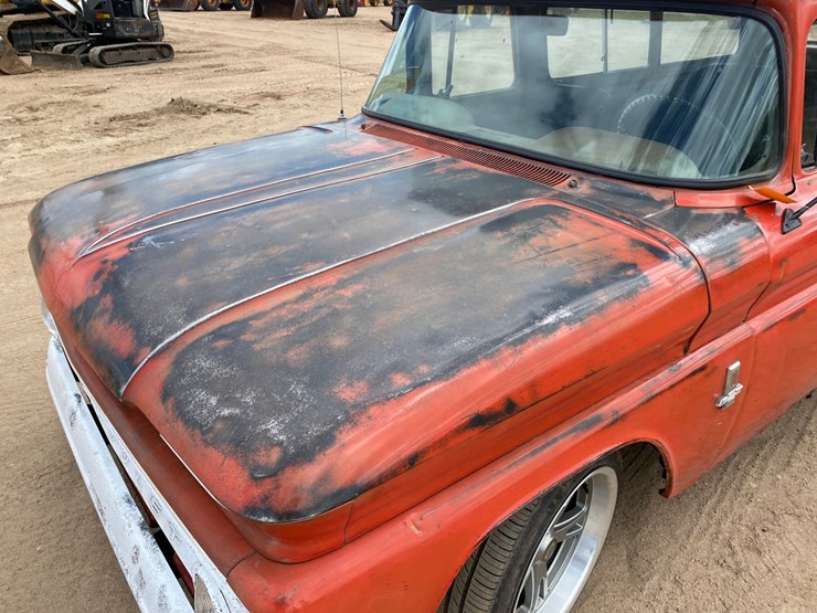 1963-chevrolet-suburban-image-13