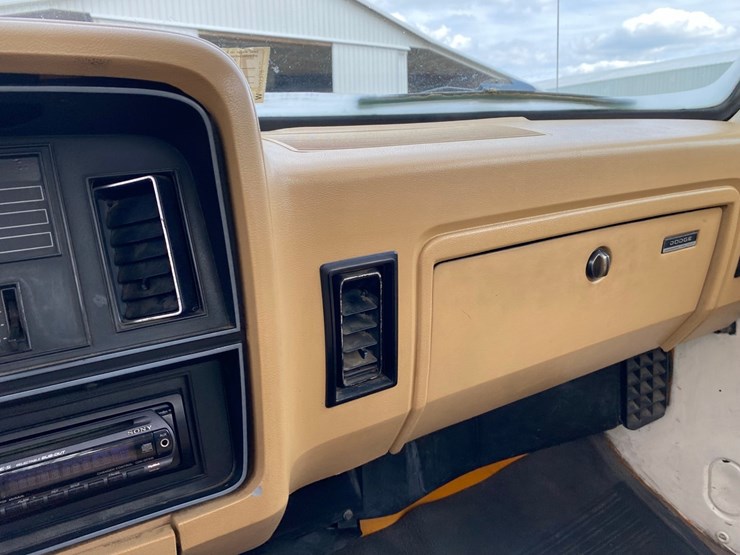 1985-dodge-150-image-31