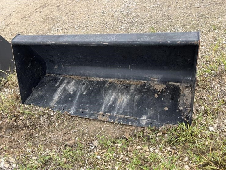 l1---72''-skid-steer-loader-bucket-image-2